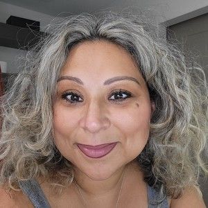 Meet your Posher, Juanita